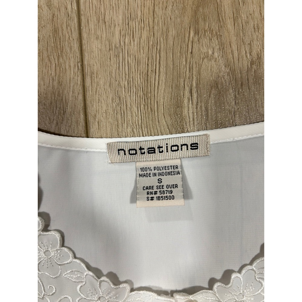 VINTAGE Notations White Floral Embroidered Scalloped Hem Button Up Blouse S - Picture 3 of 4